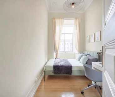 Largo Vitorino Damásio, Lisbon, Lisbon 1200-872 - Photo 6