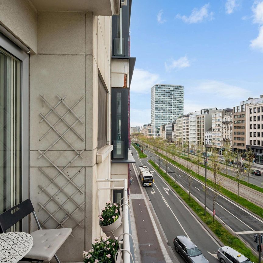 Ruim, licht en zeer goed onderhouden 2-slaapkamer appartement. - Foto 1