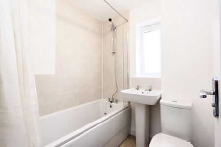 2 bedroom end of terrace house to rent - Photo 5