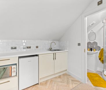 The Bright & Homely Property - Photo 2