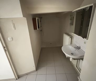 Location Appartement 2 pièces 35m² LA CHARITE SUR LOIRE 58400 - Photo 2