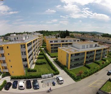 Grosszügige Erdgeschosswohnung mit schönem Sitzplatz - Foto 1