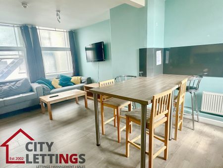 5 Bedroom Apartment - Photo 4