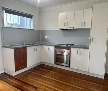 Clean and tidy unit in convenient location! - Photo 3