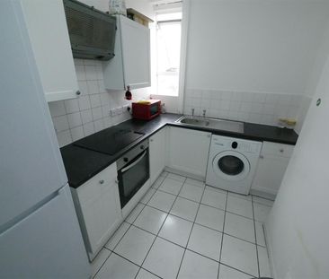 Gables, Bournemouth - Photo 5