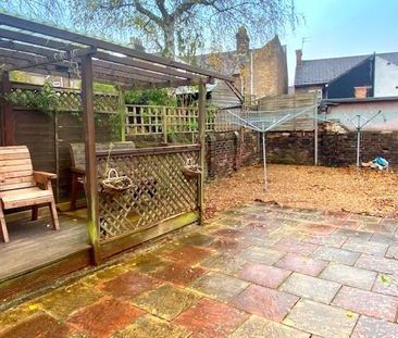 Studio to rent - Photo 5