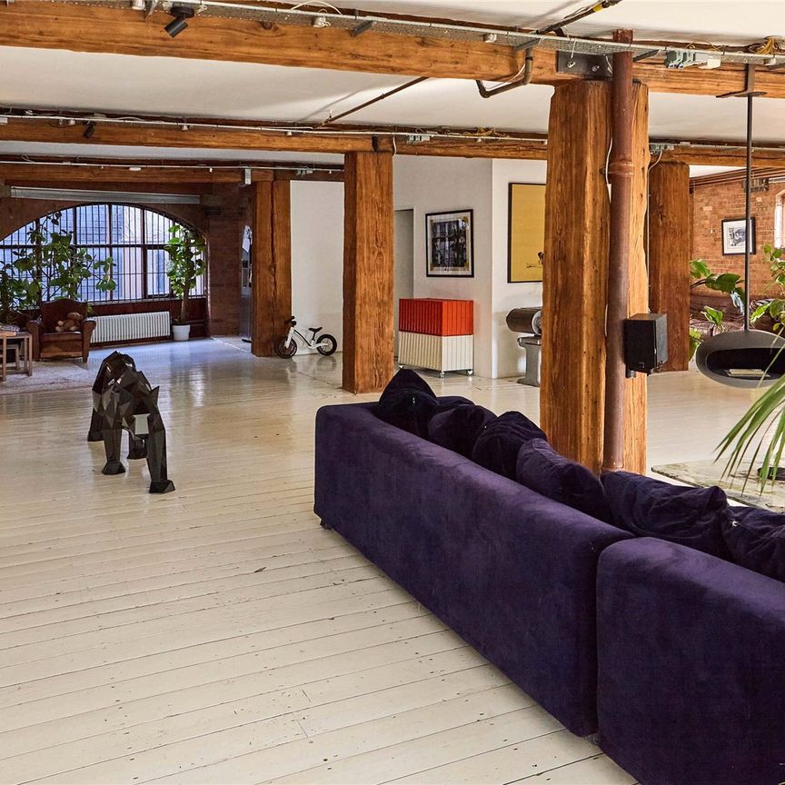 Andrews Road, London, Hackney, E8 4QL - Photo 1