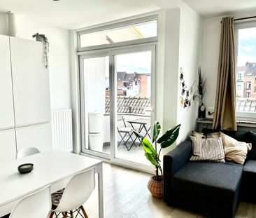 Ruim 1-slaapkamer appartement met terras in Zurenborg - Foto 1