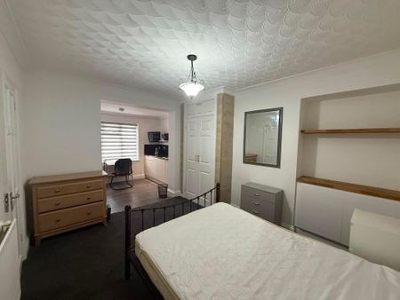 4 bedroom house to rent - Photo 4