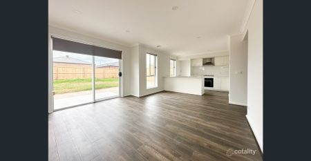 4 Bedrooms Plus Study - Photo 2