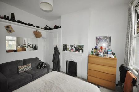 3 bedroom maisonette to rent - Photo 4