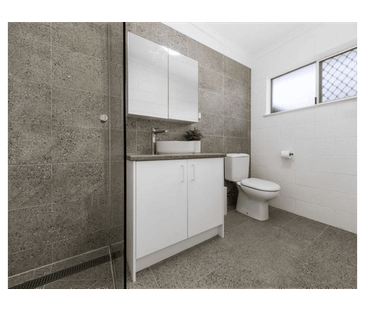 Low-Maintenance Living with Private Courtyard - Photo 6