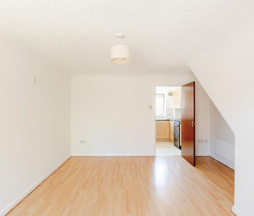 2 bedroom terraced house to rent - Photo 2