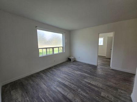 For Lease - 41 Essa Road Unit# 1, New Tecumseth, Ontario - Photo 3