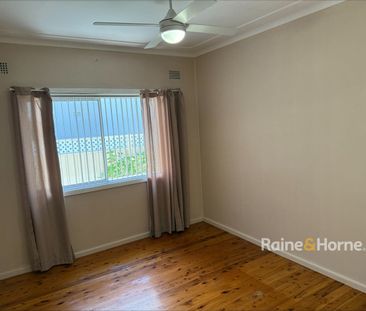 Three bedroom home - Photo 3