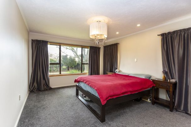 Spacious pet friendly family home in Hoon Hay! - Photo 1