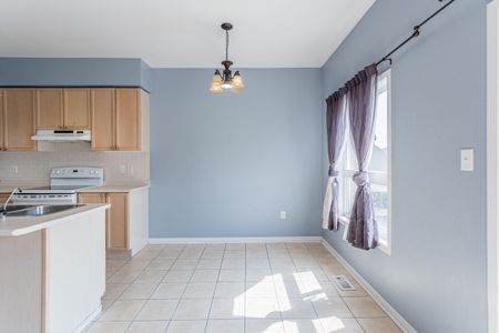 For Lease - 24 Coast Avenue Unit# Upper, Vaughan, Ontario - Photo 3