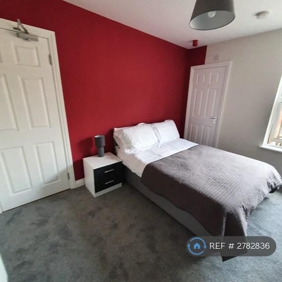1 bedroom in a house share to rent - Photo 1