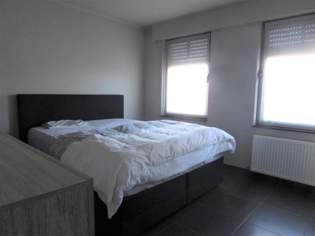 Gelijkvloers appartement met twee slaapkamers, terras en garage - Foto 5
