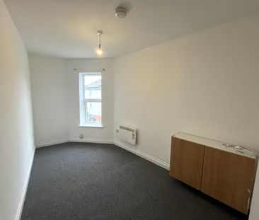 2 Bed Flat, Birkin Street, BS2 - Photo 2