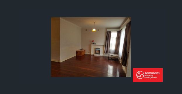 3 BEDROOM HOME - GREAT LOCATION - Photo 1