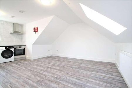 Greenford Road, Greenford, London, UB6 - Photo 3