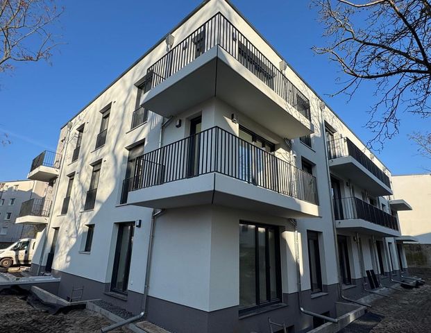 Ruhige 1-Zi.-Whg. mit EBK & Balkon, nahe UNI/WISTA, 10 Min. zur S-Bahn* ab 12/2025 Erstbezug! - Photo 1