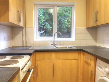 2 bedroom terraced house to rent - Photo 2