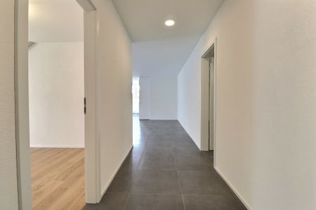 Magnifique 3.5 pièces entièrement rénové en plein centre-ville - Photo 3
