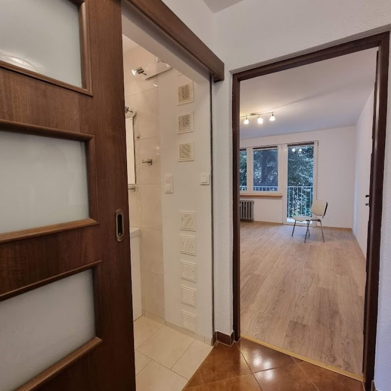 2 pokojowe na 1 piętrze z balkonem - Zdjęcie 1