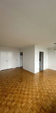 LARGE 1-Bedroom Apartment, Available NOW!!! - Photo 1