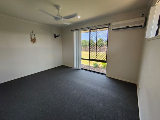 Spacious Family Home on Large Block - Kawungan - Photo 1