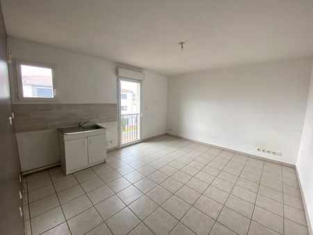 Appartement 2 pièces à louer Bonson - 42160 / Réf: 931-1 - Photo 2