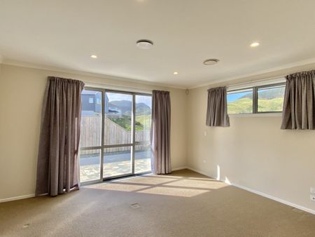 106 Melksham Drive, Churton Park - Photo 2