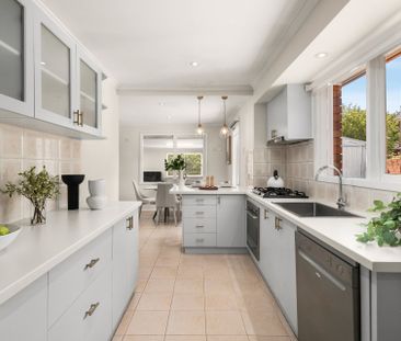 Spacious 4 Bedroom + Study Family Home in Prime Keysborough Location - Photo 1
