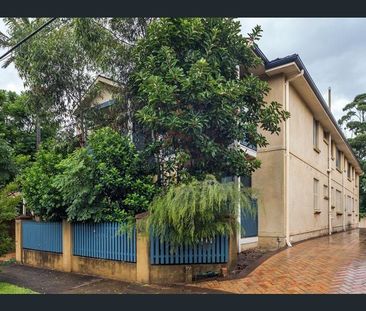 Ground Floor Spacious 1-Bedroom Apartment! - Photo 3