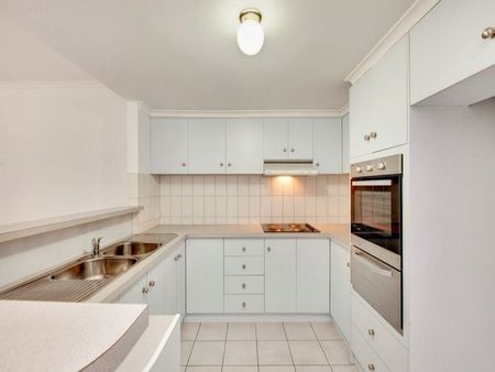 3 bedroom tidy townhouse - Photo 3