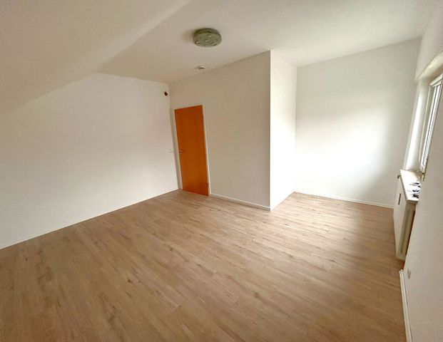 Mitbewohner gesucht. WG-Zimmer in renovierter Wohnung zu vermieten - Photo 1