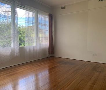 Freshly updated and ready to move in - Photo 1