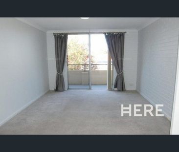 Lakeside living - Photo 1