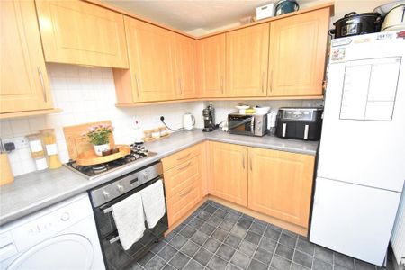 3 bedroom semi-detached house to rent - Photo 4