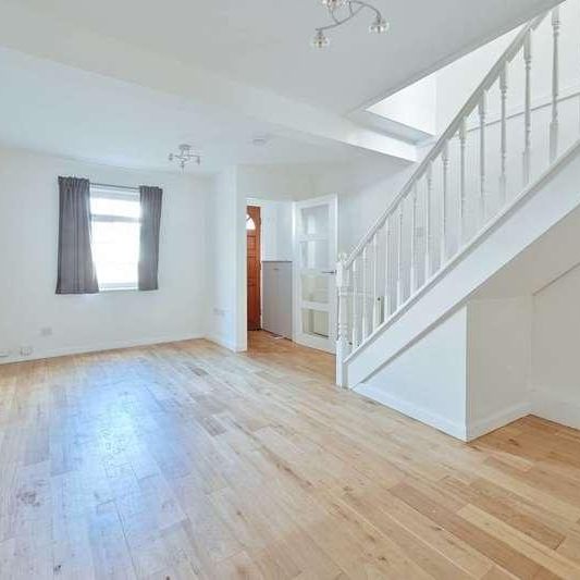 Sparrows Herne, Wd, Bushey, WD23 - Photo 1