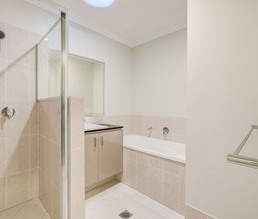 13 Merino Street, Park Ridge QLD 4125 - House For Rent | Domain - Photo 2