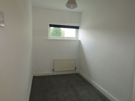 3 bed Terraced - To Let - Photo 5