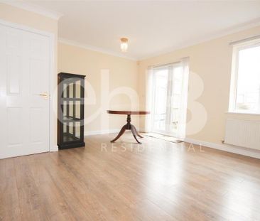 3 bedroom end of terrace house to rent - Photo 2