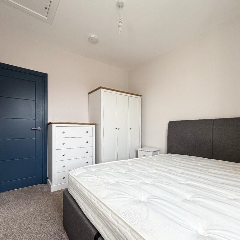 2 bedroom flat to rent - Photo 1
