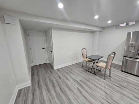 For Lease - 17 Dragonfly Crescent, Toronto, Ontario - Photo 3