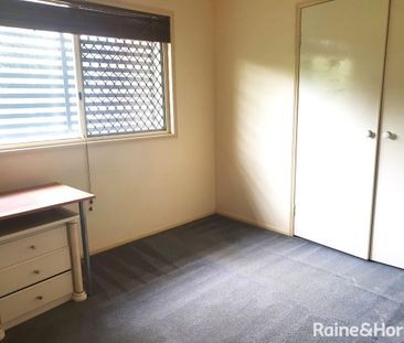 3 Bedroom Townhouse with air conditioning and pool in complex - Photo 2