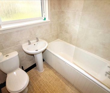 2 bedroom semi-detached house to rent - Photo 6