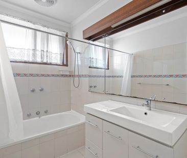 29 Annandale Crescent, Glen Waverley VIC 3150 - House For Rent | Do... - Photo 1